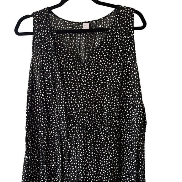 Old Navy Sleeveless Dress - Picture 3 of 5